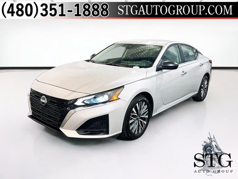 Used 2025 Nissan Altima 2.5 SV FWD image 1