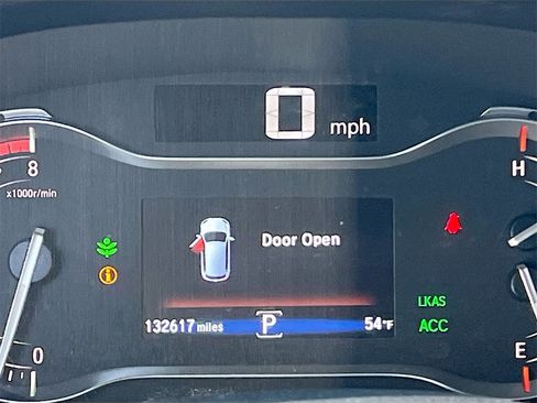 Used 2018 Honda Pilot Touring image 12