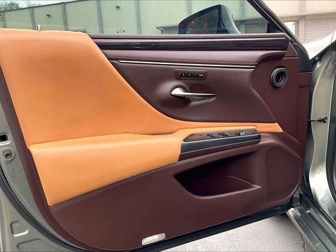 Used 2020 Lexus ES 350 w/ Premium Package image 26