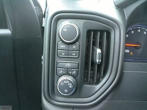 Used 2020 Chevrolet Silverado 1500 Custom Trail Boss w/ Custom Convenience Package image 20