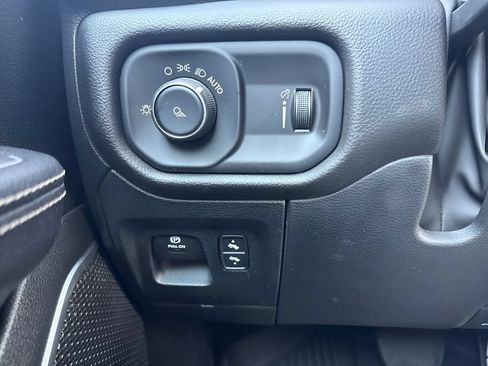 Used 2023 RAM 1500 Laramie AWD/4WD image 20