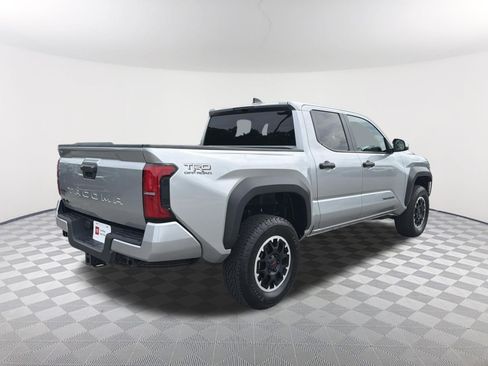 Certified 2024 Toyota Tacoma TRD Off-Road AWD/4WD image 17