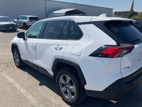 Used 2025 Toyota RAV4 LE AWD/4WD image 5