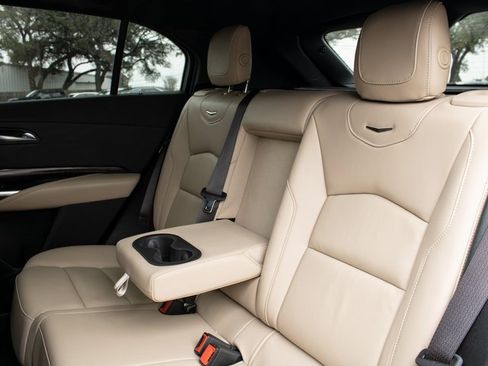 Used 2025 Cadillac XT4 Premium Luxury image 18