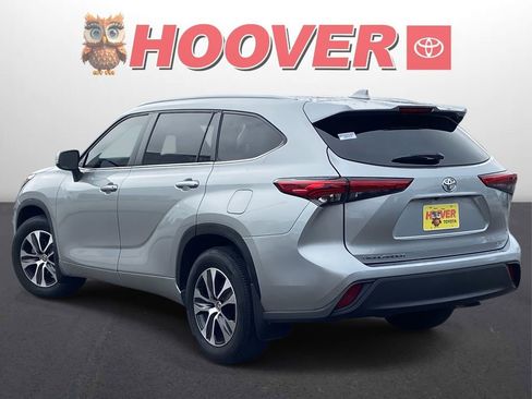 Used 2023 Toyota Highlander XLE image 5