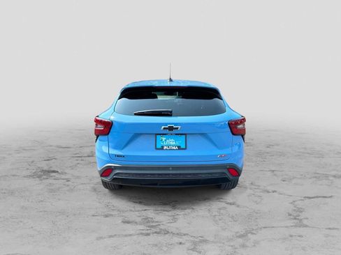 Used 2024 Chevrolet Trax RS w/ Sunroof Package FWD image 7
