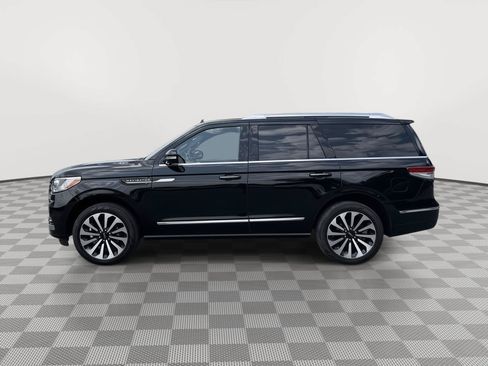 Used 2024 Lincoln Navigator Reserve AWD/4WD image 4