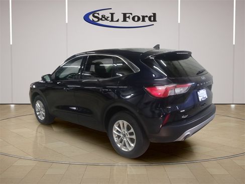 Certified 2021 Ford Escape SE w/ Convenience Package image 3