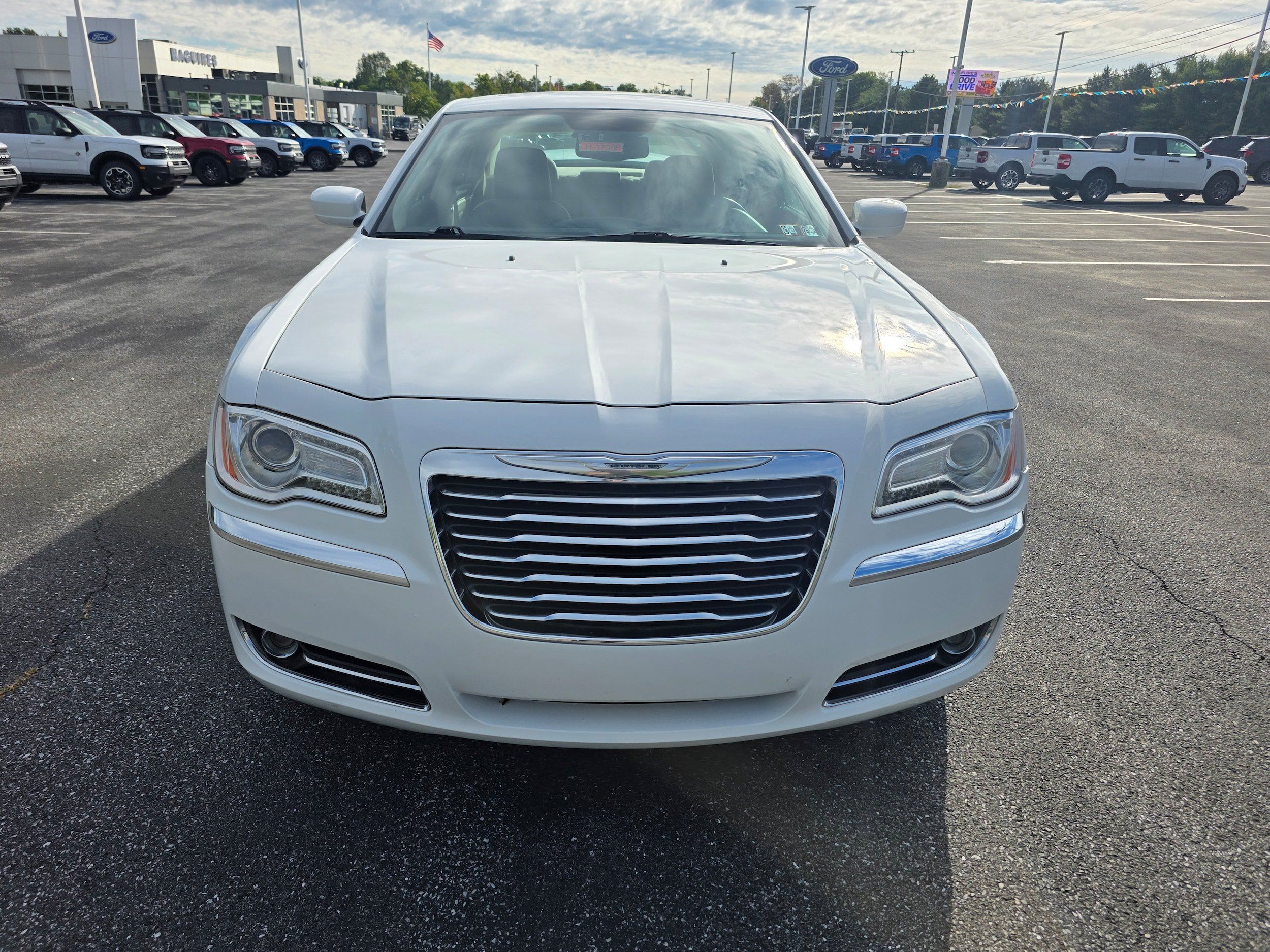 Used 2013 Chrysler 300 AWD w/ Driver Convenience Group image 6