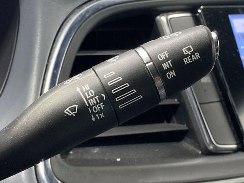 Used 2024 Buick Enclave Premium AWD/4WD image 36