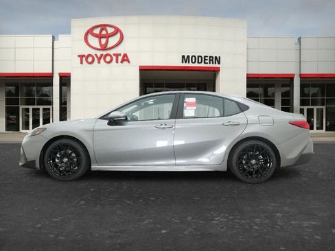 New 2026 Toyota Camry SE FWD image 19
