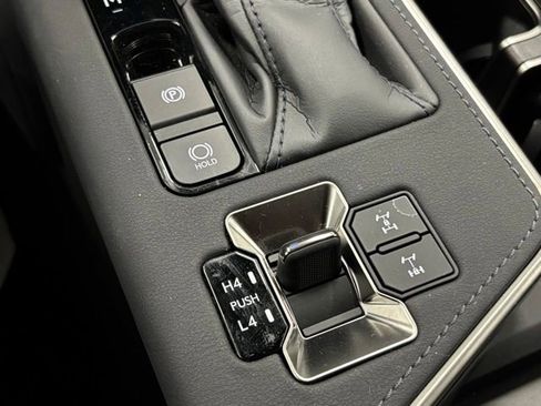 Used 2025 Lexus GX 550 AWD/4WD image 36