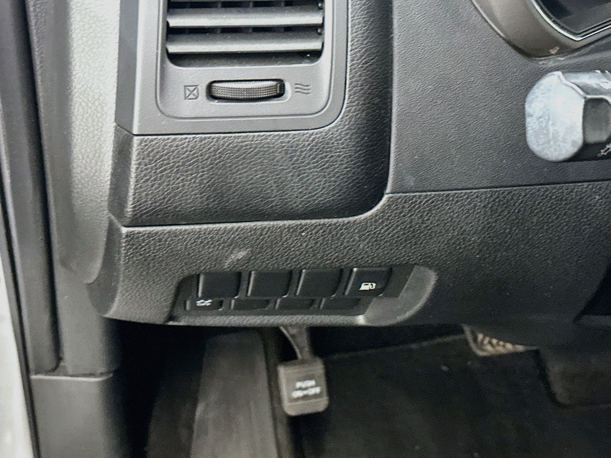 Used 2014 Nissan Murano S FWD image 17