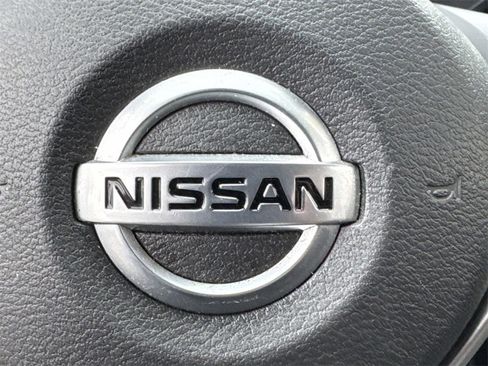 Used 2022 Nissan Versa S image 33