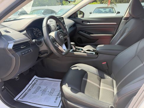 Used 2024 Nissan Altima 2.5 SR FWD image 9
