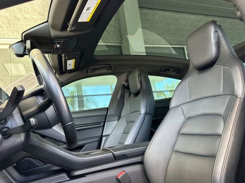 Certified 2022 Porsche Taycan image 5