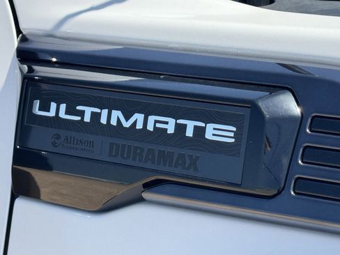 Used 2024 GMC Sierra 2500 Denali Ultimate AWD/4WD image 11