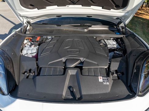 Certified 2025 Porsche Cayenne image 17