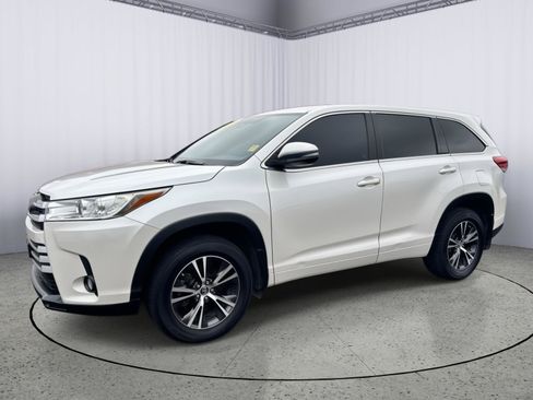 Used 2018 Toyota Highlander Plus image 3