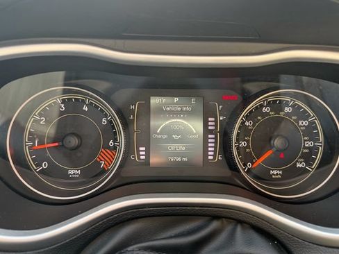 Used 2015 Jeep Cherokee Latitude FWD image 24