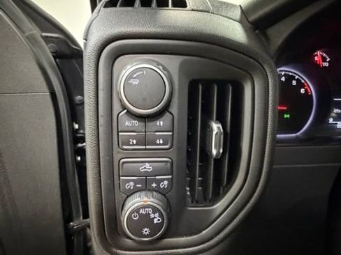 Used 2019 Chevrolet Silverado 1500 Custom Trail Boss w/ Custom Convenience Package AWD/4WD image 18