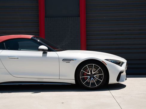 Used 2023 Mercedes-Benz SL 55 AMG 4MATIC image 3