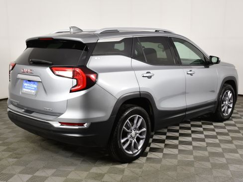 Used 2024 GMC Terrain SLT AWD/4WD image 6