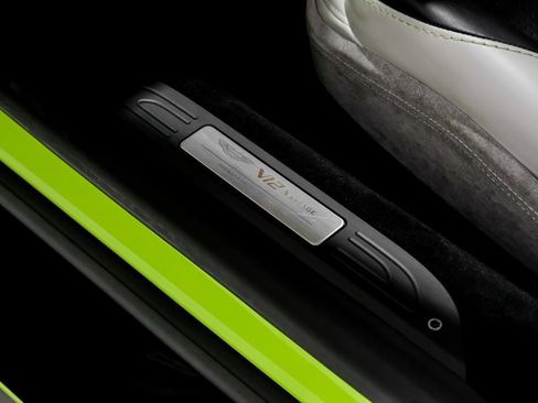 Used 2023 Aston Martin V12 Vantage image 31