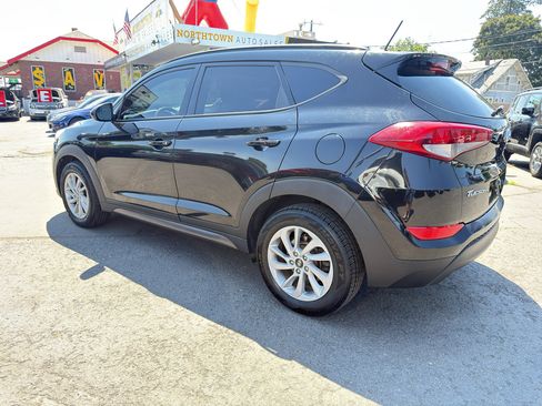 Used 2016 Hyundai Tucson SE w/ Option Group 02 AWD/4WD image 4