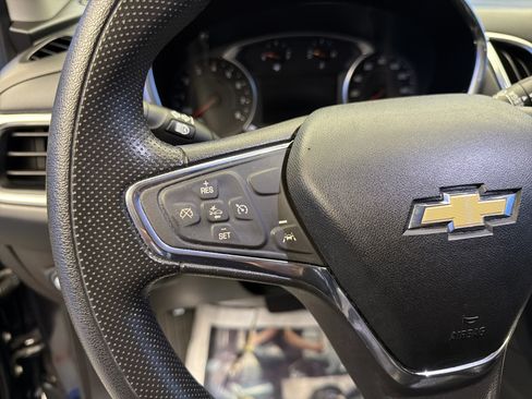 Used 2020 Chevrolet Equinox LT image 16