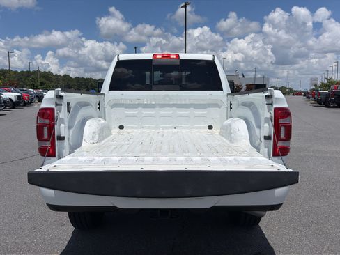 Used 2024 RAM 2500 Laramie AWD/4WD image 9