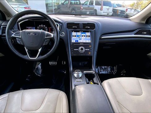 Used 2018 Ford Fusion Titanium FWD image 15