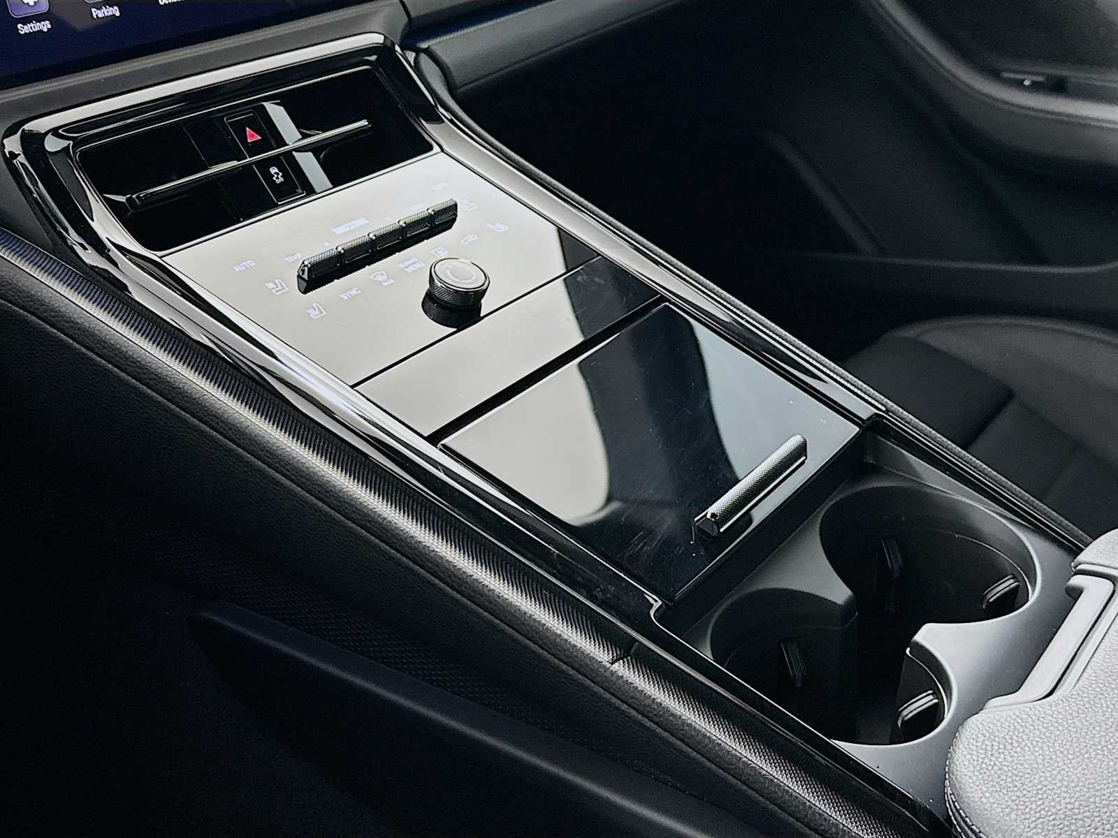 Certified 2025 Porsche Panamera RWD image 19