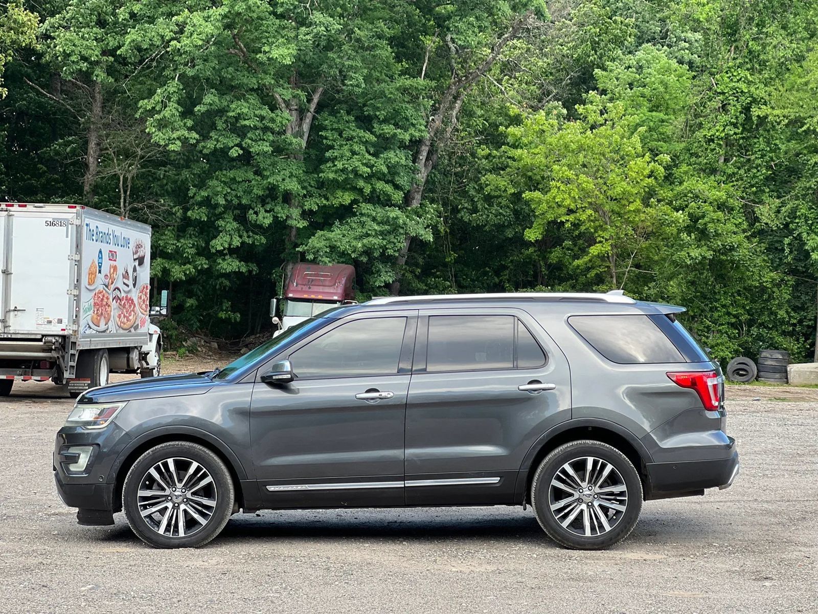 Used 2016 Ford Explorer Platinum AWD/4WD image 3