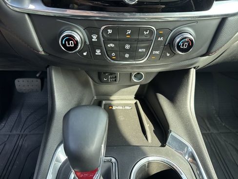 Used 2023 Chevrolet Traverse RS image 22