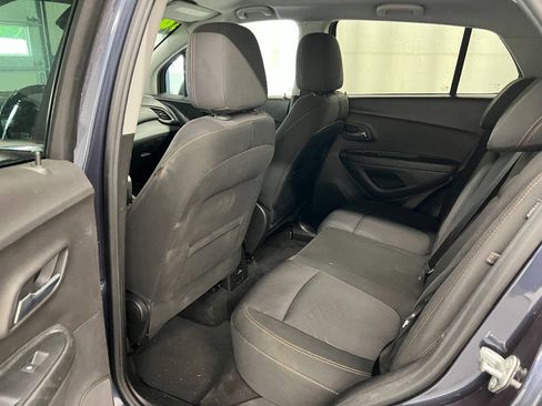 Used 2018 Chevrolet Trax LT AWD/4WD image 9