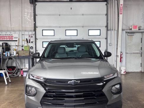 Used 2023 Chevrolet TrailBlazer LS w/ LPO, Blackout Package AWD/4WD image 4