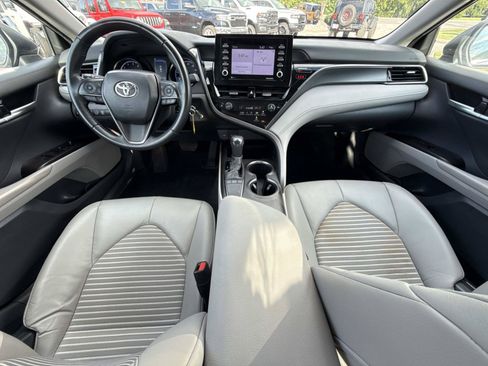 Used 2024 Toyota Camry SE FWD image 14