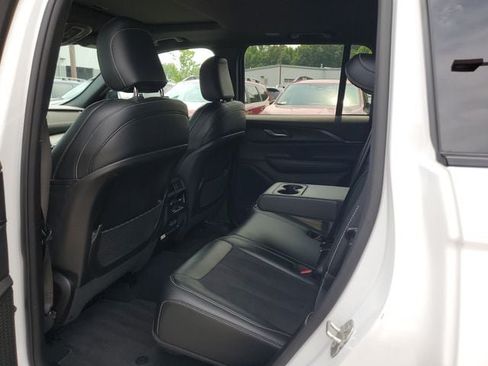 Certified 2024 Jeep Grand Cherokee Altitude RWD image 15