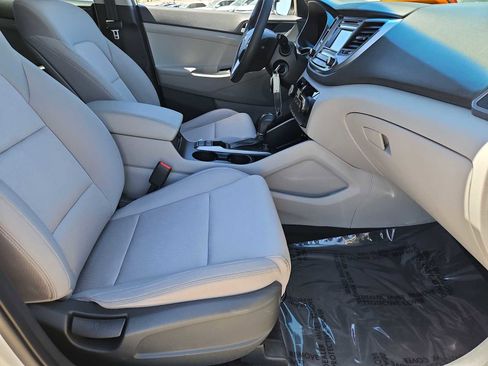 Used 2018 Hyundai Tucson SE image 21