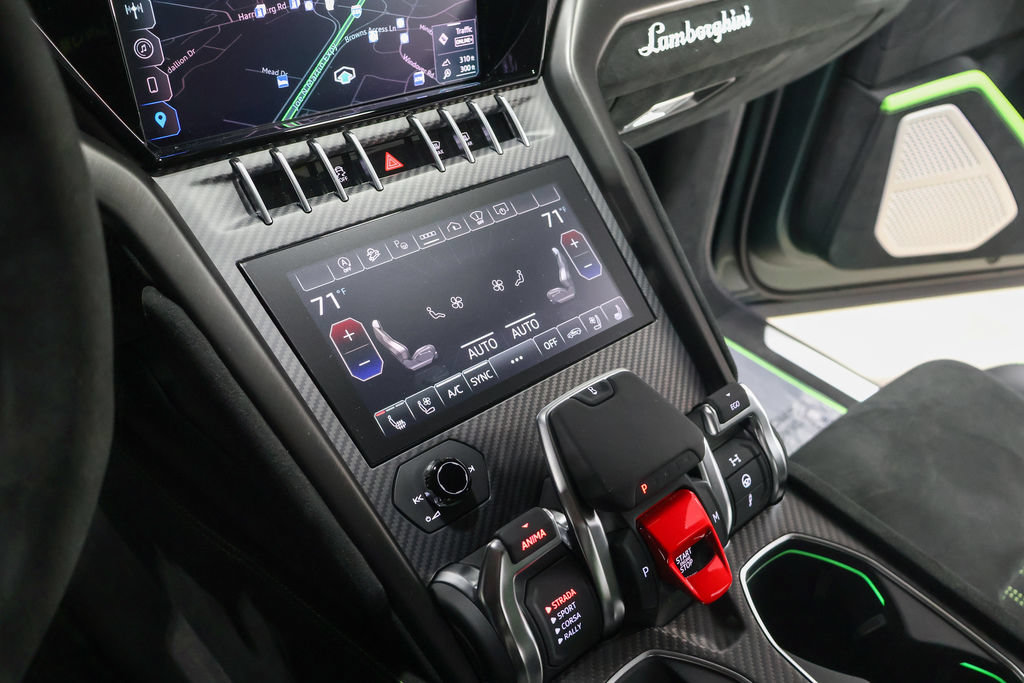 Used 2024 Lamborghini Urus Performante AWD/4WD image 31
