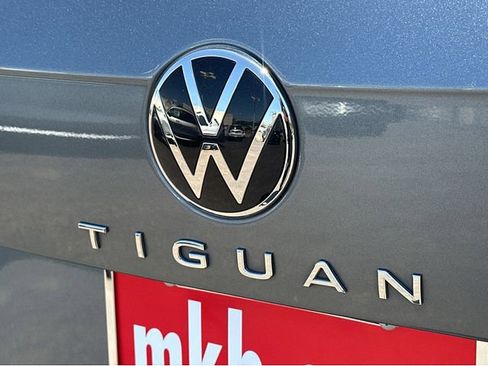 Used 2024 Volkswagen Tiguan SE image 13