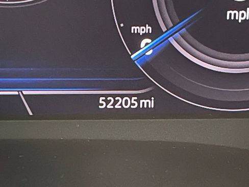 Certified 2023 Volkswagen Atlas Cross Sport SEL R-Line image 23