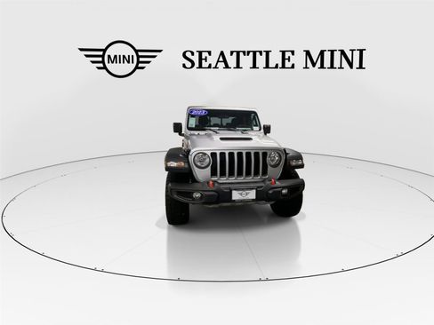 Used 2023 Jeep Gladiator Mojave w/ Cold Weather Group image 3