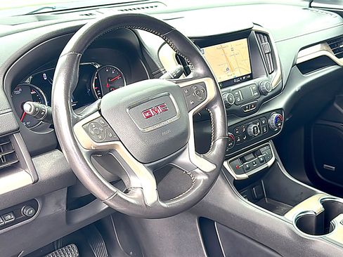 Used 2022 GMC Terrain Denali w/ Denali Premium Package AWD/4WD image 12