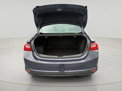 Used 2025 Chevrolet Malibu LT image 9