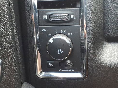 Used 2017 RAM 1500 Laramie w/ Convenience Group image 11