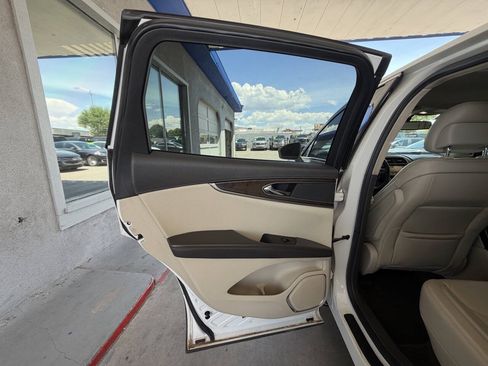 Used 2016 Lincoln MKX Select w/ Select Plus Package AWD/4WD image 13
