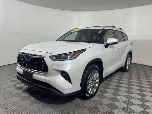 Used 2023 Toyota Highlander Limited AWD/4WD image 3