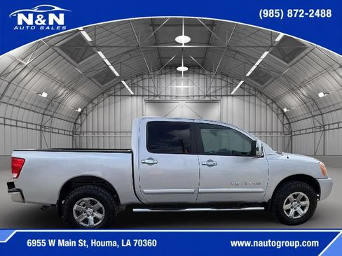 Used 2012 Nissan Titan SV w/ SV Value Truck Pkg AWD/4WD image 5
